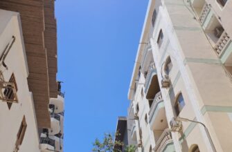 В самолёте курили, а в кабину пилотов пускали детей
