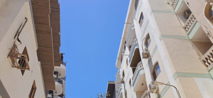 В самолёте курили, а в кабину пилотов пускали детей